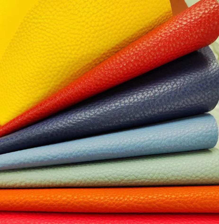 Lychee print with the same base color heavy saddle leather