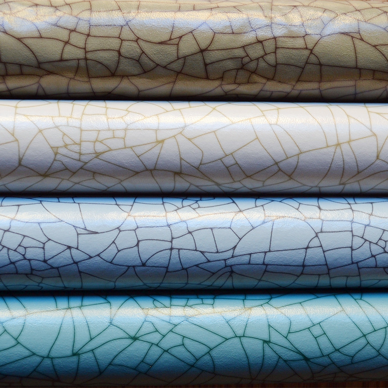 Blue and white porcelain embossed spiny bottom