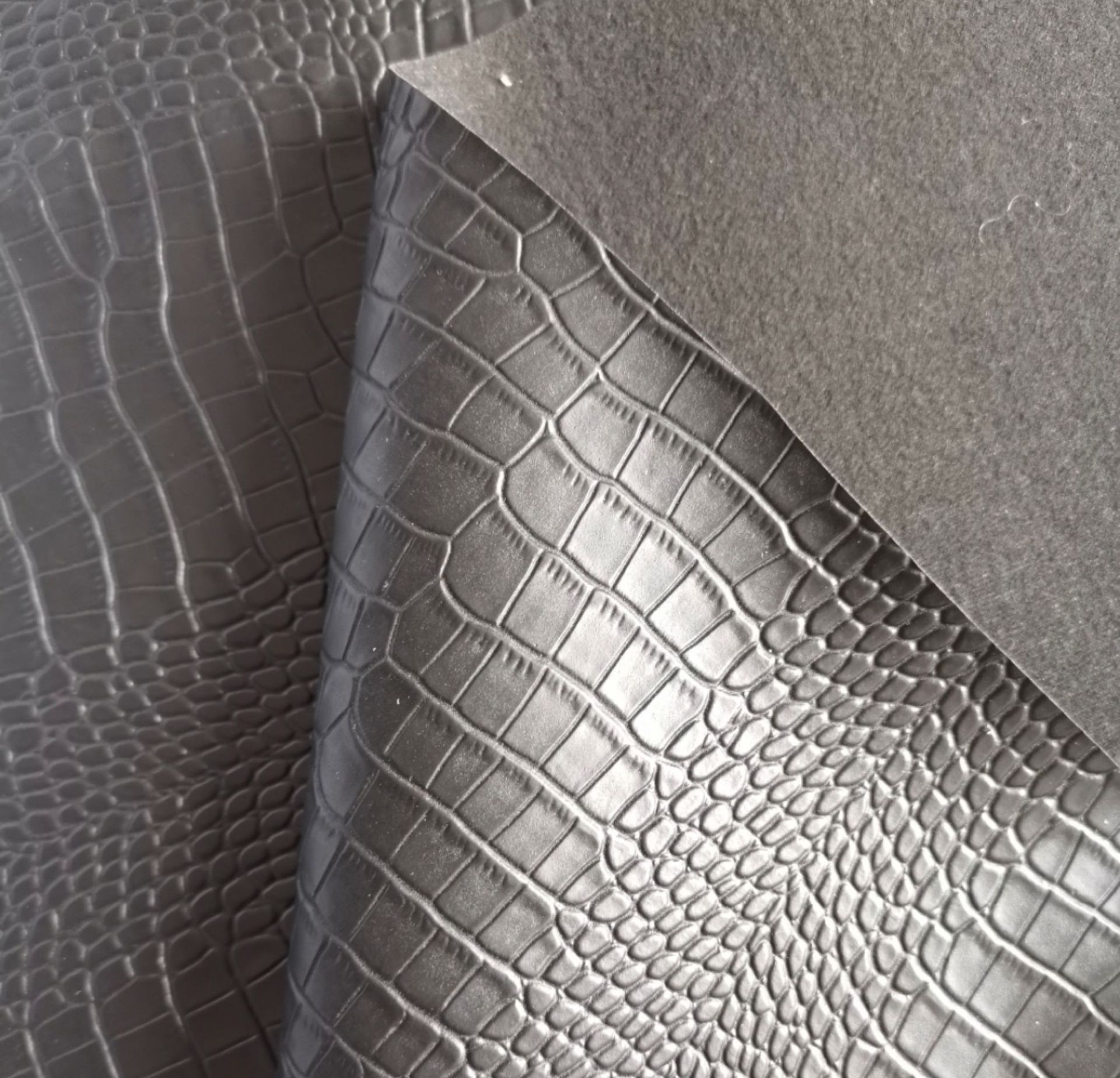 Matte imitation antique hair base small alligator pvc